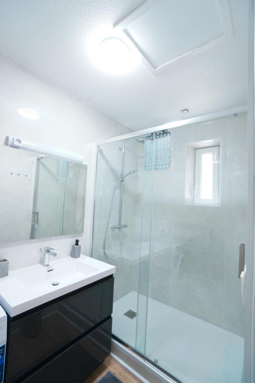 Appartement Du Forum,La Gare, 50 M2 , Climatisation, Garage, Cour Narbonne Exteriör bild